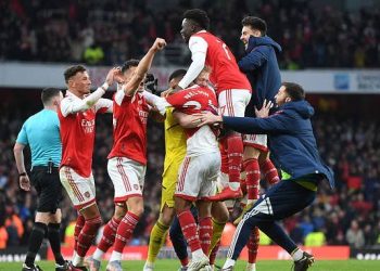 Arsenal beat Bournemouth to go four points clear at the top!