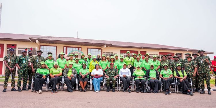 DEPOWA’s Humanitarian Gesture: Mrs. Musa Visits and Donates Relief Materials to Wounded Soldiers in Kaduna