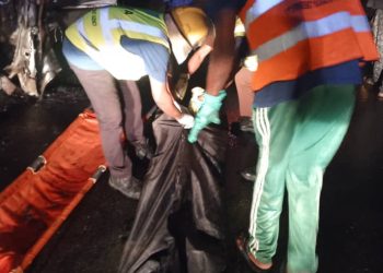 One Dead, Two Rescued as Fire Guts Peugeot J5 Bus in Late-Night Crash Along Kubwa-Suleja Road