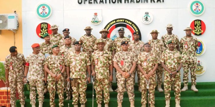 Defence communication chief visits OPHK headquarters, pushes for stronger joint communication systems