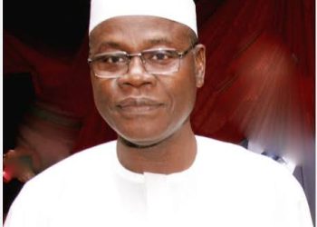 Ex-Army Chief Faruk Yahaya files N1.5bn defamation suit against Ali-Keffi, Arise News and Sahara Reporters