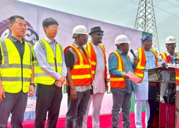 Umahi Flags Off New Carter Bridge Project, Orders Partial Closure Of Eko Bridge Over Structural Threat