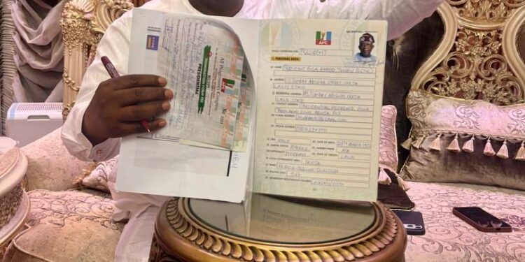 Umahi Endorses Tinubu’s Second Term, Signs Nomination Form and Calls for Policy Continuity