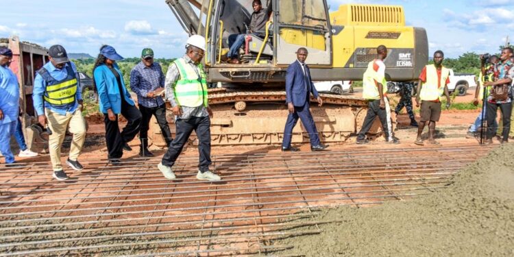 Federal Government Intensifies Oversight Of North-Central Road Projects As Umahi Commends Contractors