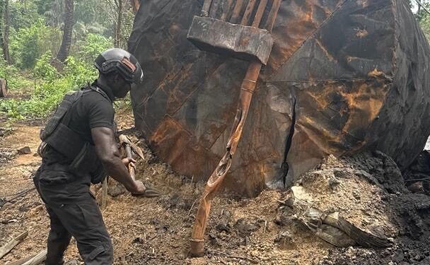 Nigerian Navy Foils Attempt To Revive Illegal Refining Network In Rivers