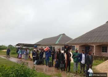 Troops Arrest 24 Foreign Nationals in Lagos Hideout, Hand Over Suspects to Immigration