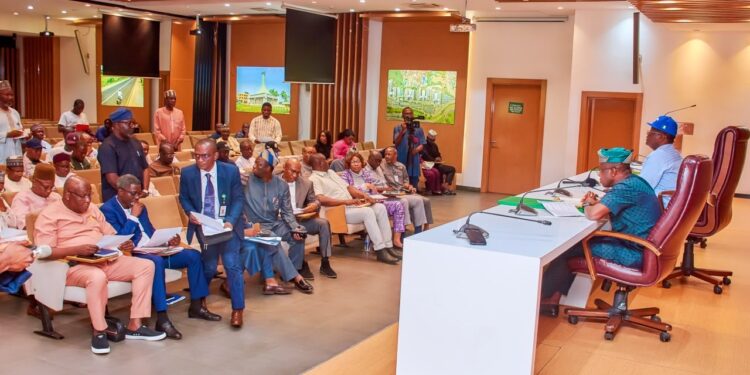 Umahi Tasks Federal Controllers On Quality Roads, Accountability, Nigerians’ Welfare
