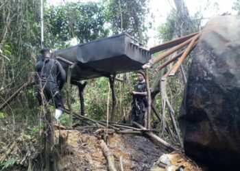 Navy Targets Oil Theft Infrastructure, Discovers 99,000 Litres Of Suspected Stolen Products