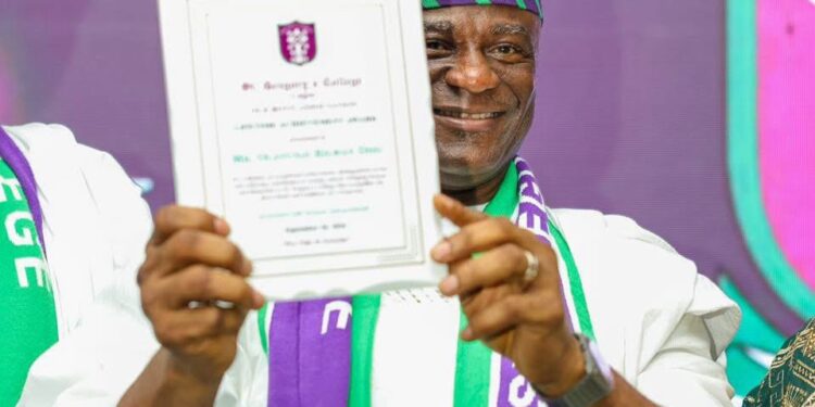 IGP Disu Bags Lifetime Achievement Award From St. Gregory’s Old Boys