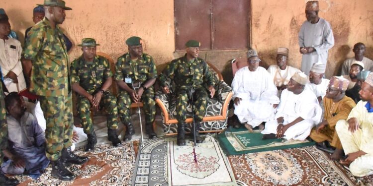 GOC 1 Division Urges Katsina Communities To Share Timely Intelligence With Troops