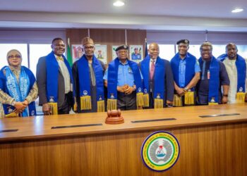 LASU Alumni Confer Emeritus Membership On IGP Disu, Commend Leadership