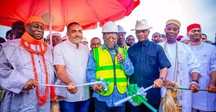 Tinubu Orders Full Reconstruction Of Benin-Asaba Road As FG Reopens First Niger Bridge — Umahi